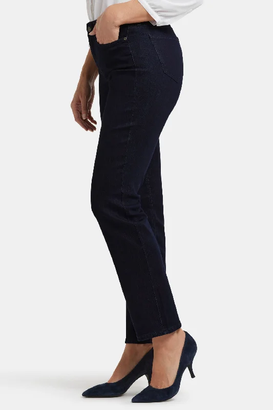 Marilyn Straight Jeans - Dark Enzyme